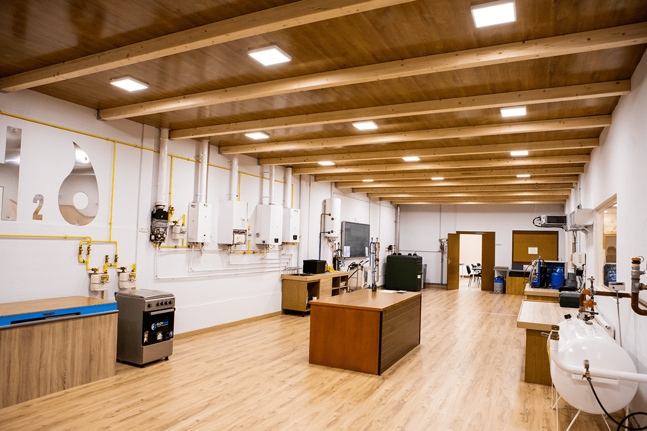 Centro de Formación Profesional H₂O Taller Centro de Formación Profesional H2O